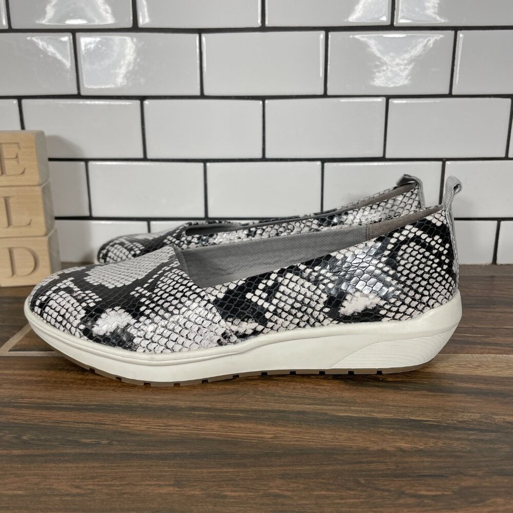 Naturalizer Patrice Shoes Womens Size 6 Wide Snake Print Leather Slip Ons NEW